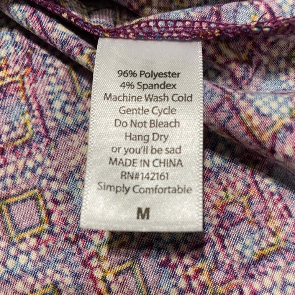 OVERSIZED MEDIUM NWT C PICS CLOSET CLEAR OUT ON ALL LULAROE MAKE A OFFER BUNDLE - Picture 4 of 9